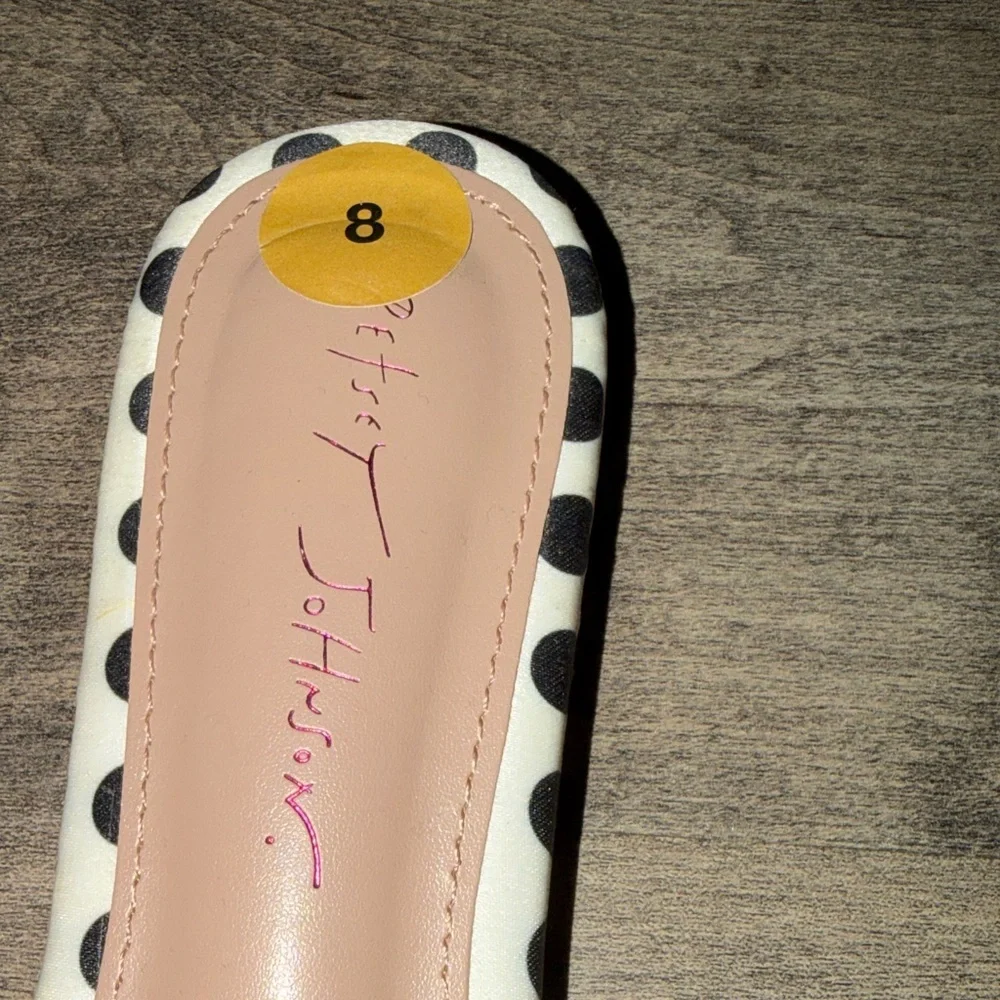 NWT Betsey Johnson Polka Dot Sandals with Rainbow Bow - Picture 3 of 5